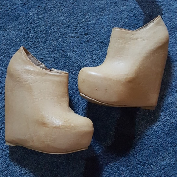 *SOLD* wedge booties - Picture 2 of 7